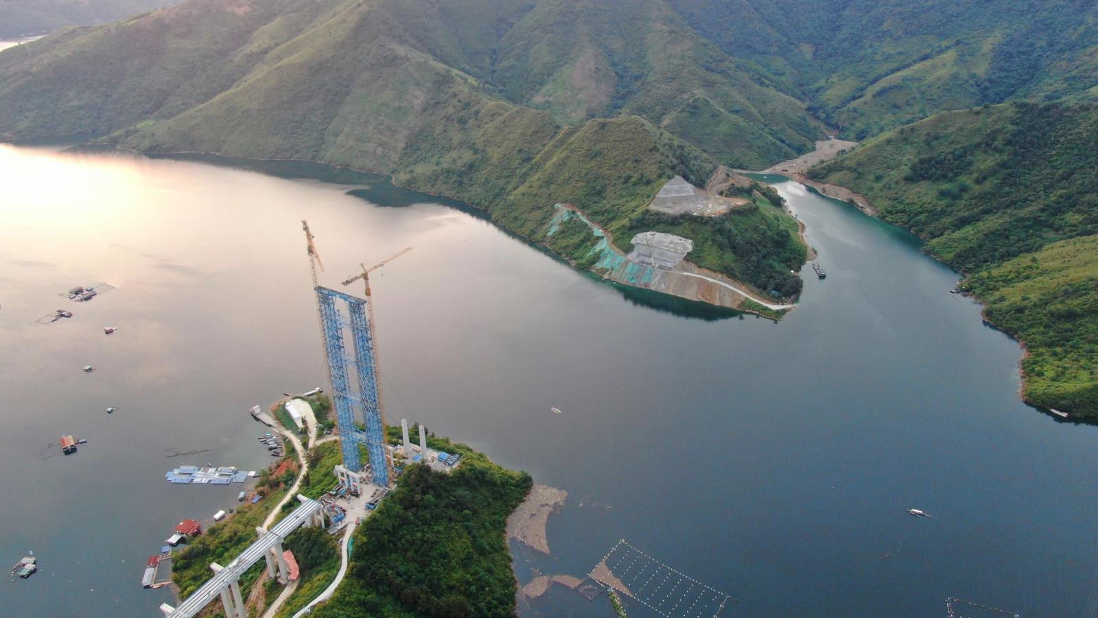 决胜四季度丨广西交投集团乐望路红水河... 